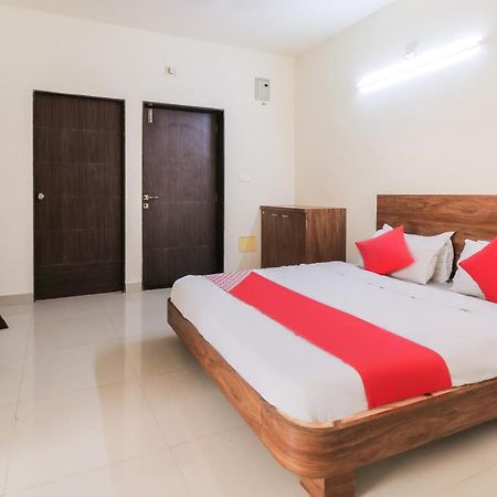 Oyo 63903 Hotel Shree Ram Villa Дварка Экстерьер фото