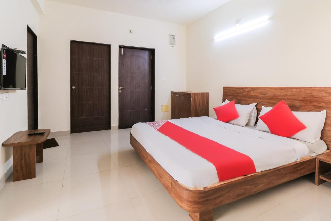 Oyo 63903 Hotel Shree Ram Villa Дварка Экстерьер фото
