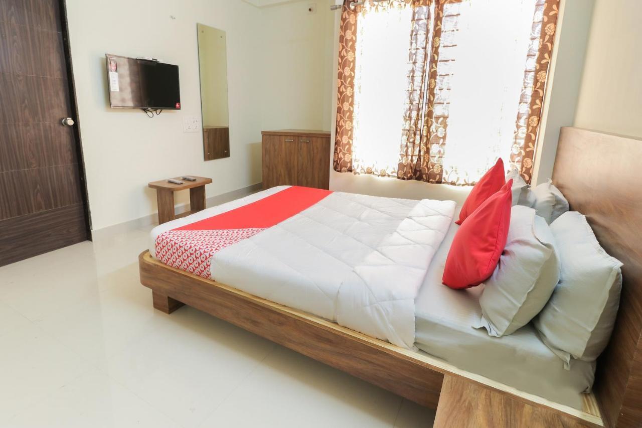 Oyo 63903 Hotel Shree Ram Villa Дварка Экстерьер фото