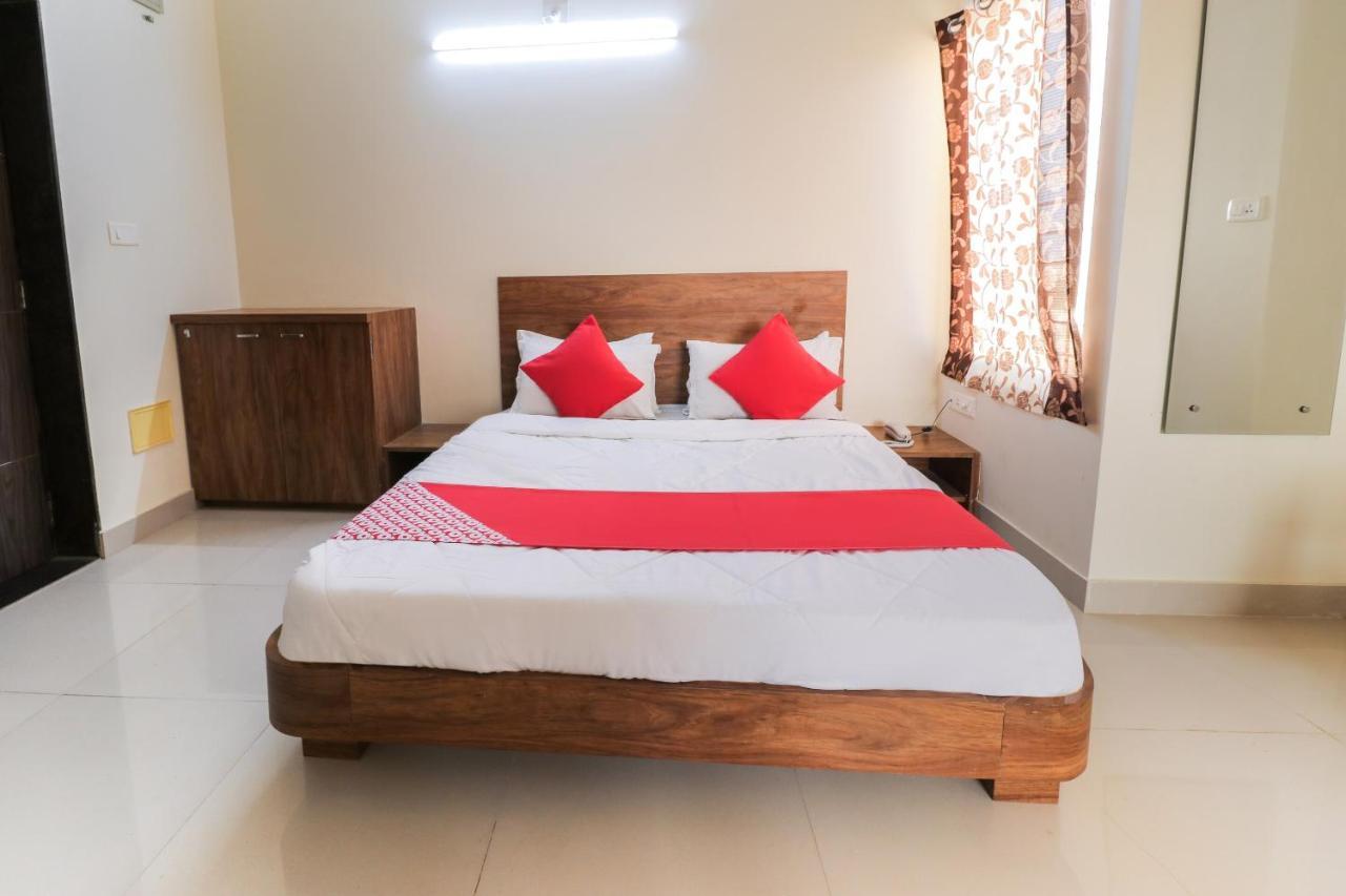 Oyo 63903 Hotel Shree Ram Villa Дварка Экстерьер фото
