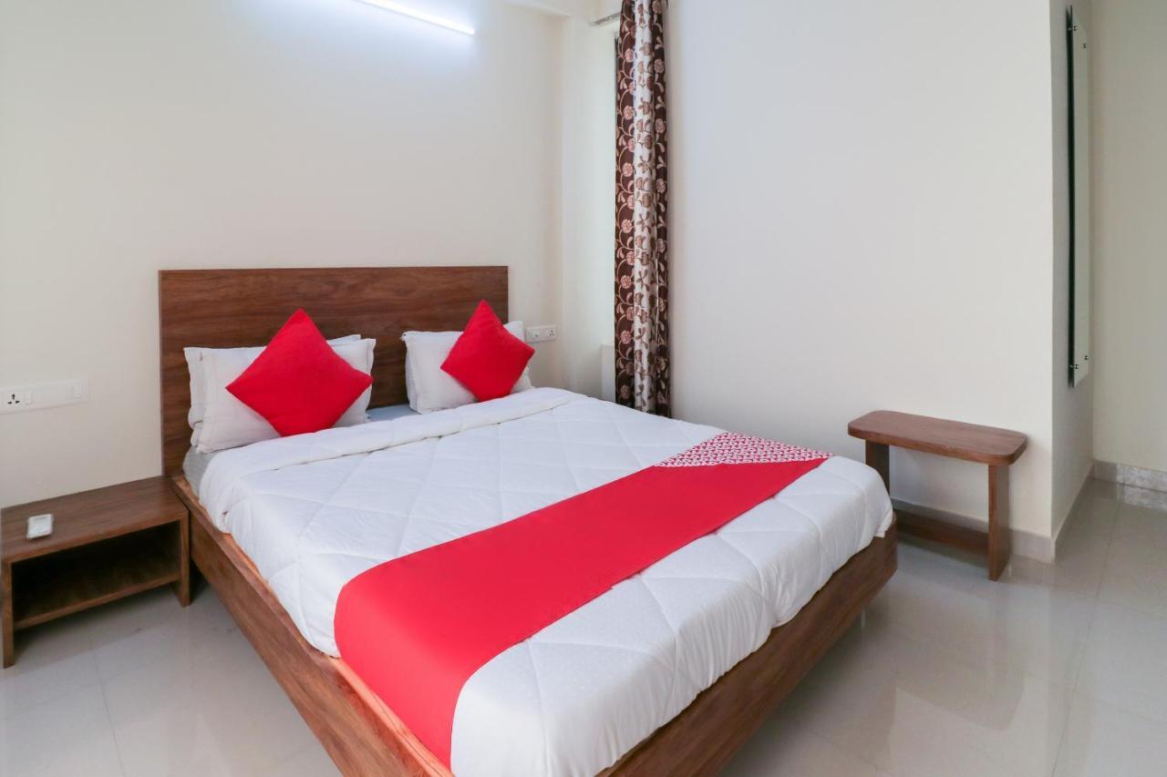 Oyo 63903 Hotel Shree Ram Villa Дварка Экстерьер фото